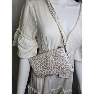 Jen & Co. Riley vegan leopard print crossbody bag purse clutch  NWT
